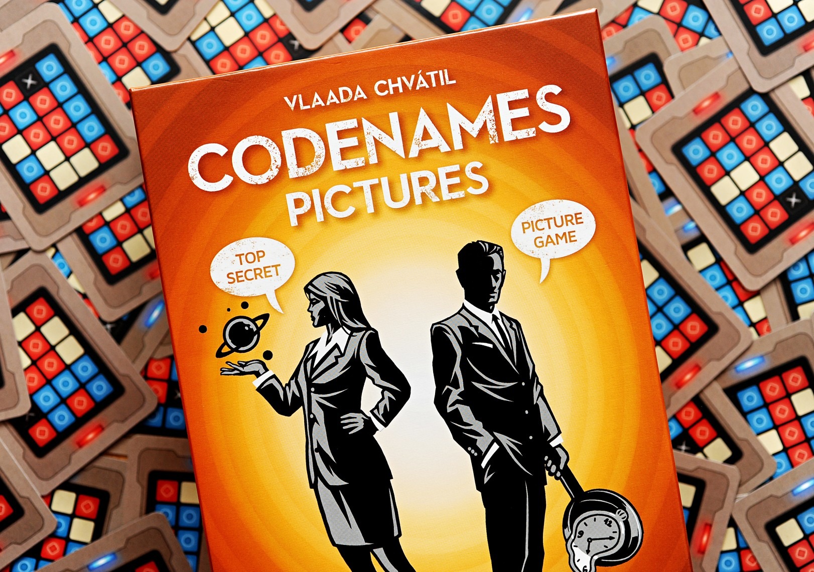 Code name game. Коднеймс. Коденамес игра. Игра кодовые имена. Код Неймс картинки.